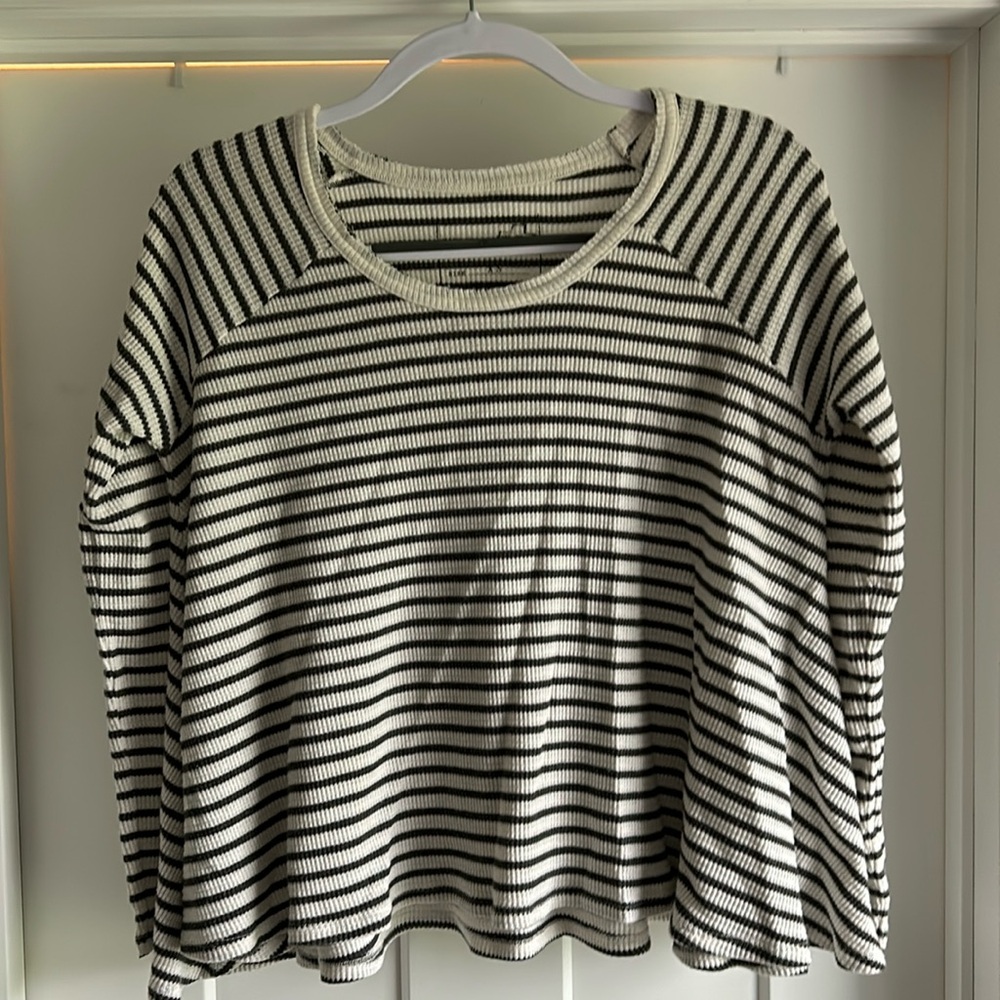 (5 for $20) Free People We The Free waffle knit long sleeve size m - Picture 1 of 3